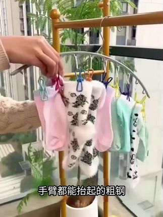 有了这款晾晒网兜,袜子不用一个一个凉了,内衣裤枕头,毛绒玩具啥都非常方便 #晾晒网 #晒衣服 #实用好物 #生活好帮手