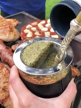 吸着喝的阿根廷马黛茶是什么味道? 经常熬夜加班常备的#马黛茶 每天来上一杯 #马黛茶传统冲泡教程#帕拉蒂托马黛茶