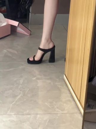 #气质御姐女神鞋子#缎面高跟鞋#凉鞋女款2025新款爆款#鞋子女ins潮牌百搭#鞋子女款爆款2025新款#高跟鞋女不累脚高级感
