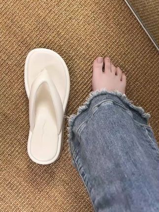 韩系ins度假风小个子坡跟厚底人字拖女夏外穿网红绝美夹趾拖鞋女