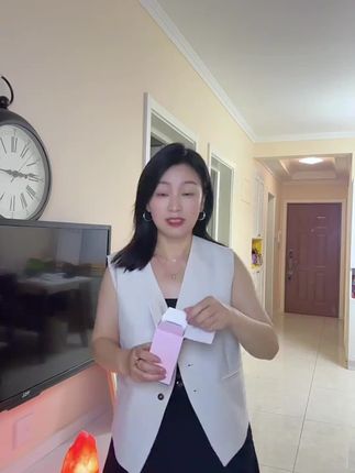 我三十多岁的年纪也用上了宝宝面霜,试过了,几十个月的宝宝都能用!#贝德美面霜#贝德美