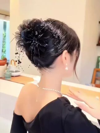 爱自己从头开始,戴上这款牡丹花羽毛抓夹