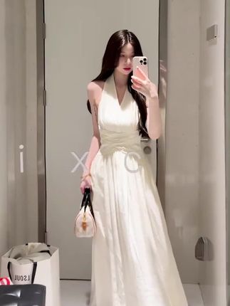 舒胡蕾 美神降临【高定系列】 桃花皱感缎面绝美及地气质连衣裙
