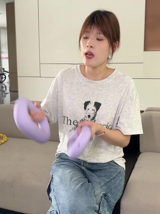 小女生就1公斤就行啦!不要再拍更重了会坚持不下去,非常有力气的,再拍更重的 #环铃 #手臂训练 #练肩动作 #1kg环铃