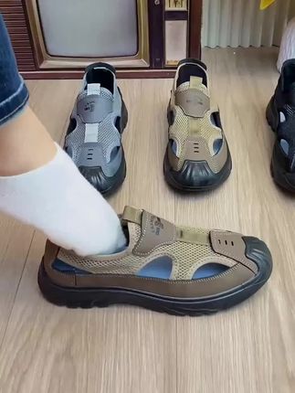 男人户外穿的沙滩洞洞凉鞋,穿上巨巨舒适又百搭!质量杠杠的,价格不贵!闭眼入!#夏季新款 #超便宜超划算 #谁穿谁好看 #软底软面穿上超舒服