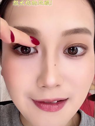 白开水妆容感必备单品 #睫毛 #美甲 #腮红 #睫毛弯弯