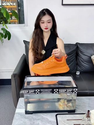 免洗免刷,防雨,防水防油污,不易褶皱好打理!