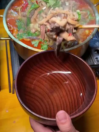 下酒菜内蒙羊杂汤 有点贵,但是真的好!正宗内蒙羊杂汤,买2袋送3袋,不膻不腥原滋原味内蒙羊杂,好吃高营养!