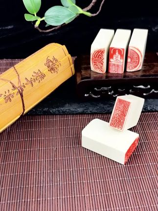 书画老师们必备的一枚印章!这款书画闲章材质上乘,质地细腻,色泽丰富,线条流畅