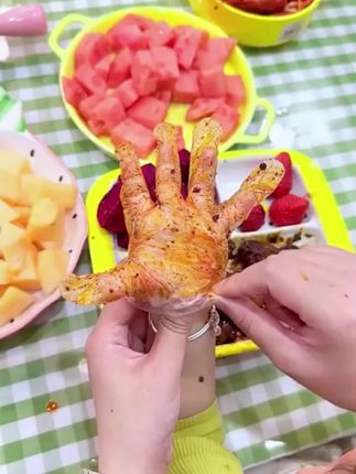 这款#儿童一次性手套 ,独立包装,携带方便,宝宝吃饭不脏手,妈妈更省心#母婴好物 #一次性手套