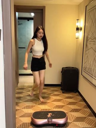 【新品律动机】一机多用=跑步机+筋膜枪+健腹轮抖抖机健身器材