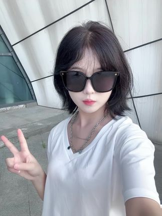 防晒又时髦!这副太阳镜简直是夏日救星,上脸秒变氛围感女神~#好物推荐 #防紫外线 #墨镜 #太阳镜推荐