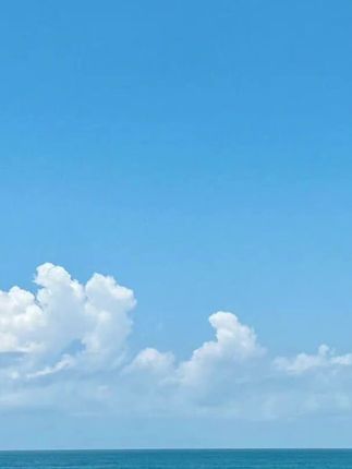 笔筒还得是这种斜插式的实用,大窗口方便拿取。而且容量大放桌面干净整齐又美观#收纳整理#桌面收纳#文具安利#学习用品
