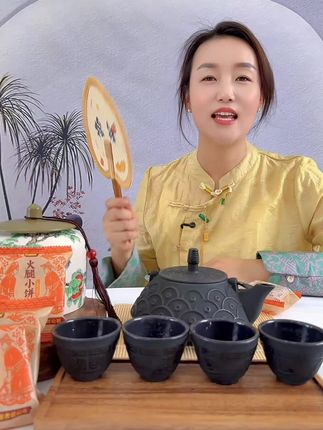云南地道宣威火腿酥皮小饼# #美食 #快来一起尝个鲜 #特色小吃 #传统糕点 #酥酥脆脆的