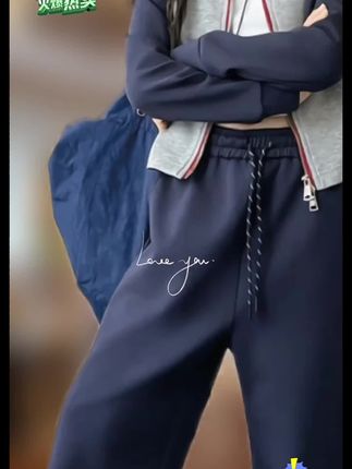 #我要上热门 三分长相,七分打扮,女孩子从小就要多给她尝试不同风格,提高穿衣品味,她会更加自信 #女童套装