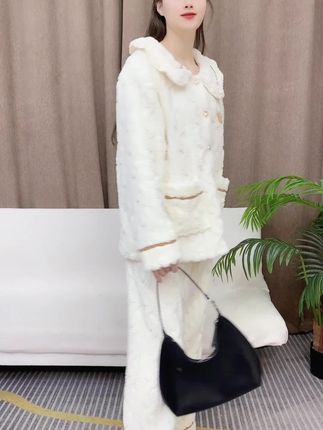 这款家居服真是太好穿了,关键是价格还便宜,错过就不一定有了