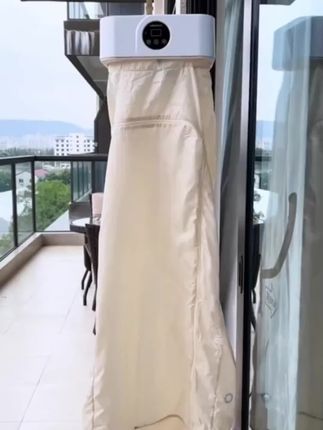 住酒店衣服不干,还在用吹风机吹干衣服吗?不仅耗时还费力气,还容易伤害到衣服纤维,快点用上这台旅行便携烘干吧"