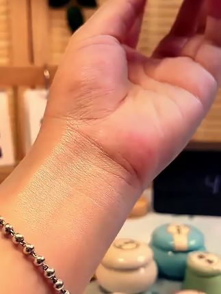 “别再用劣质车载香了!化学香精刺鼻还伤肺,这款草本香膏必须换”