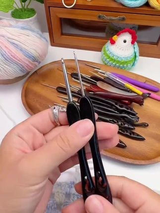 范士檀木手柄钩针精磨高端毛线diy手工编织鞋子玩偶防滑工具套装 #钩针 #手工编织 #檀木手柄 #DIY工具 #玩偶编织