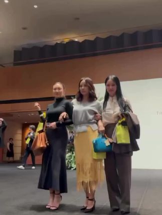 小号相机包迪拜蓝 李孝利同款