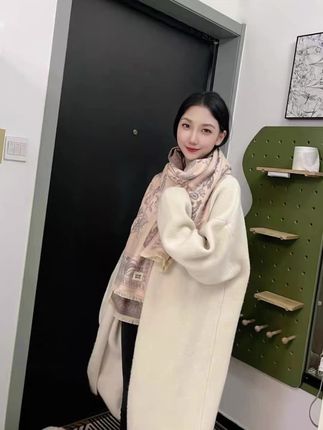 冬季没有围巾就没有安全感,出门必带它~#保暖 #穿搭技巧 #戴上围巾就有冬天的感觉了 #围巾才是冬日氛围感的神