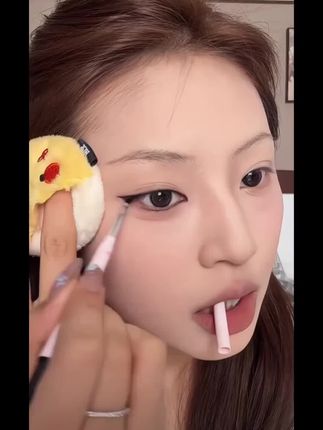 自带刀锋刷的胶笔能有多好用 手残党也能画出完美眼线的秘密就是它#眼线胶笔#防水防汗不晕染