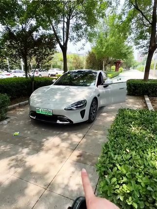 这个手机支架可真的太高级了,随意伸缩,角度也可以随意调节,放车里哪里用都方便#汽车好物推荐 #磁吸手机支架
