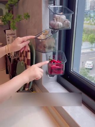 家里用不完的葱姜蒜就放在这个收纳筐里,干净整齐,可以旋转的,好放好拿#葱姜 蒜收纳 #厨房置物架 #厨房好物