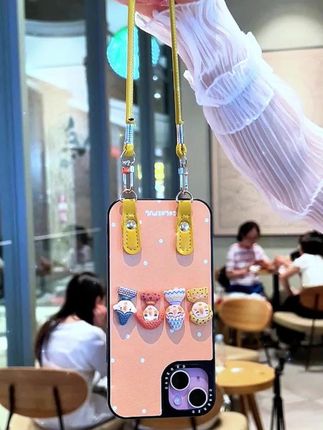 谁能拒绝这么可爱的公仔挂绳手机壳呀!好朋友凭咱俩的关系给我安排一个不过分叭 #仙女必备 #手机壳推荐