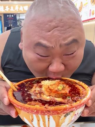 打工人有趣的摸鱼时间,有了这个比咖啡更带劲马黛茶您喝过吗每个久坐的上班族都值得尝试一下!#帕拉蒂托马黛茶