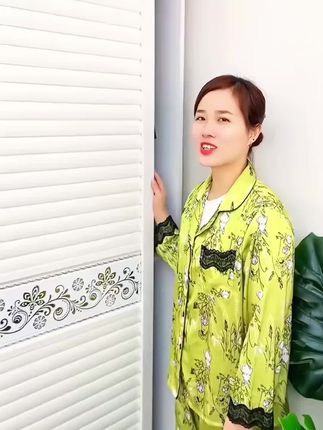 #超便宜超划算 #折叠收纳箱 #收纳整理 #衣服收纳 #裤子收纳盒 这样的收纳盒你该拥有,方便价格还不贵。