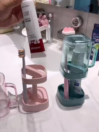 可以考虑为孩子准备上这种倒扣沥水,还能一起收纳牙膏牙刷的#洗漱杯 #牙杯 了#宿舍好物