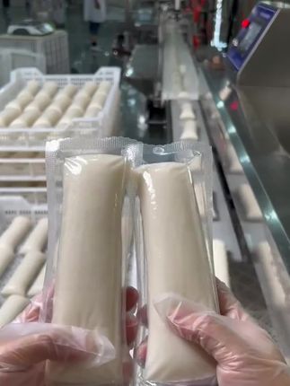 新鲜出炉的年糕,喜欢不要错过哦#真材实料才能做出好味道 #软软糯糯香甜可口 #纯手工制作美食 #优质农产品 #产地直供