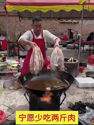 还用传统手电筒?现在流行这款强光手电筒,超强远射,超方便!