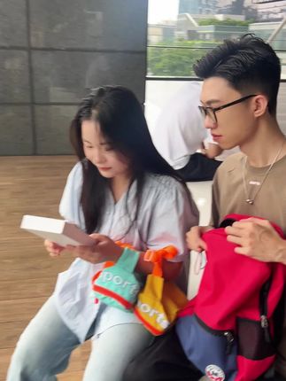 宝妈们期待已久的5G电话手表来了,不绑卡不限卡,精准定位高清视频#儿童手表 #电话手表#学生手表#倍思亲儿童手表