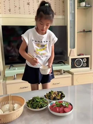 大扫除必备多功能清洁剂!一喷一擦,亮洁如新