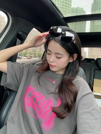 这款太阳镜就是你的拍照神器!修饰脸型真是杠杠的 #好物推荐 #防紫外线 #墨镜 #太阳镜推荐