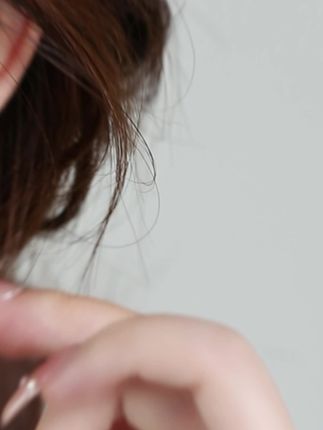 还在为找不到好耳钉而发愁吗?和老婆配上耳钉,很有面子!