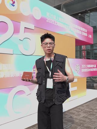 经典小牛皮皮革 + 可拆卸手柄,图立方 100 瓦补光灯, 超长续航+RGB 模式,专业控光配件超全!
