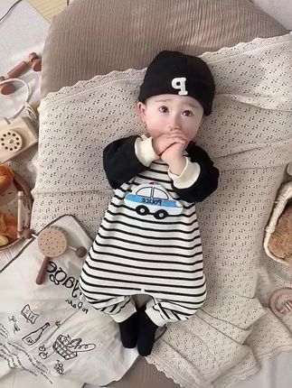 婴儿衣服条纹连体衣初秋季装新生儿宝宝超萌外出韩系哈衣