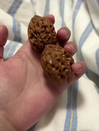 文玩核桃大肚鸡心文玩核桃大山里的果延庆蛤蟆头正宗