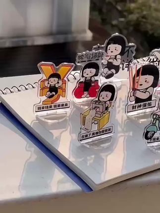 打工人小摆件,#女孩摆件 #打工人生活写照 #送朋友小礼物 #送同事小礼物