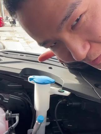 哥哥姐姐们!这款汽车玻璃水价格真的太炸了,商家搞活动才有的价格,去污效果好#超便宜超划算#强效去除油膜玻璃水