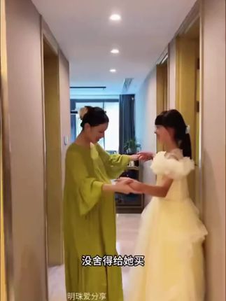 喜欢穿白衣服的看看这款好用的小白T亮白去渍洗衣粉#校服,鞋子,床单,书包#就用这款泡上几十分钟在随便一搓就干净