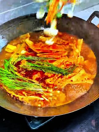 天气一冷就想煮这个豆豉火锅来吃#地摊火锅#看黔#贵州豆豉火锅 #贵州特产美食