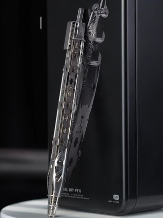 一个由航!天!火!箭!带来创意的机械拼装笔,可写可玩可观赏,送男票送孩子都是不错的选择