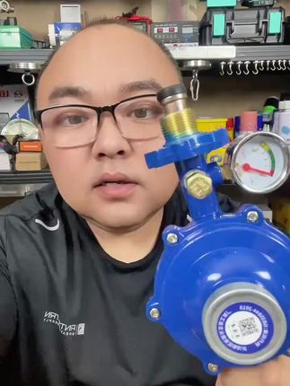 小巧玲珑可充电式户外手电,高品质 可变焦,夜间出行随身携带#手电筒