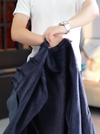 没白等啦2025新款秋季长袖雪尼尔套装叠穿时髦又百搭 穿几件都不显臃肿的爆款套装.快来看看吧 #高档大气#男士套装