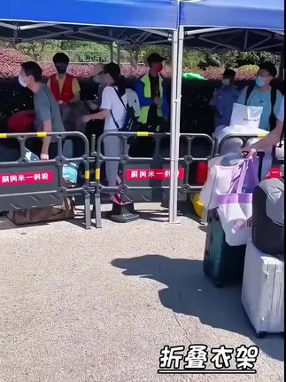 自从有了这个衣架,再也不怕袜子乱丢啦#晾衣架 #挂衣架 #开学好物 #收纳整理 #出差旅行必备