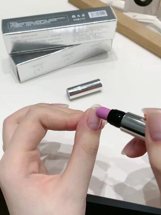 请大数据把这个香氛+美甲+护甲,三合一的精华笔,推给所有的姐妹